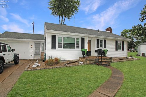 517 Linwood Ct, Port Clinton, OH, 43452-2128 | Card Image