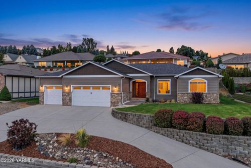 5805 Englewood Ave, Yakima, WA, 98908-2336 | Card Image