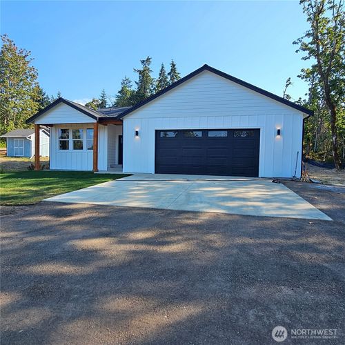 7590 E Idaho St, Port Orchard, WA, 98366 | Card Image