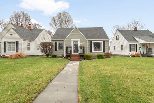 727 Marquette Ave, South Bend, IN, 46617-1046 | Card Image