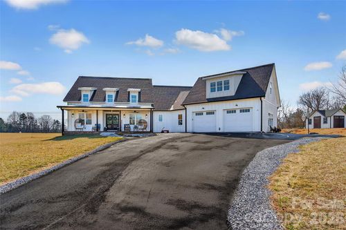 115 Pondview Dr, Nebo, NC, 28761-0395 | Card Image