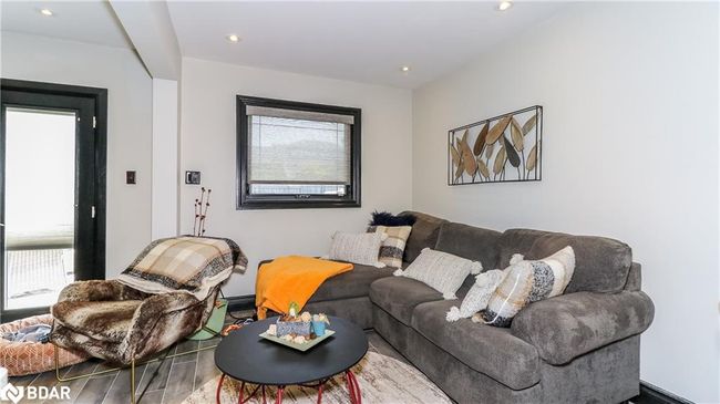 20 Manett Cres, House other with 3 bedrooms, 4 bathrooms and 5 parking in Brampton ON | Image 9
