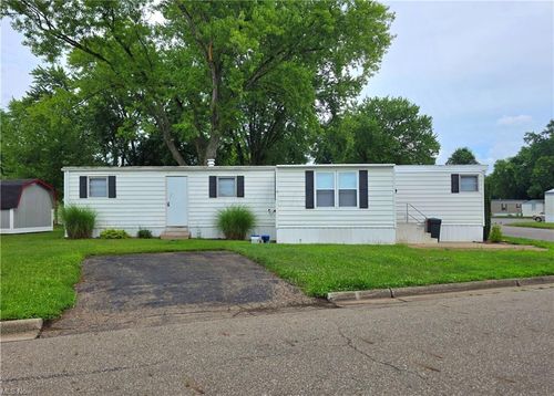 104 Tarpon Cir Se, New Philadelphia, OH, 44663-3143 | Card Image