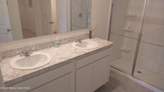 Primary Bathroom | Image 22