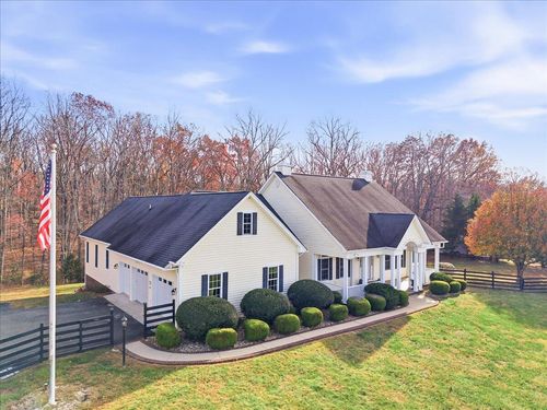 1072 Country Rd, Lynchburg, VA, 24504-4118 | Card Image