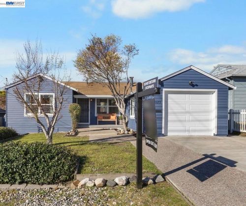 2672 Watson St, Castro Valley, CA, 94546-6422 | Card Image