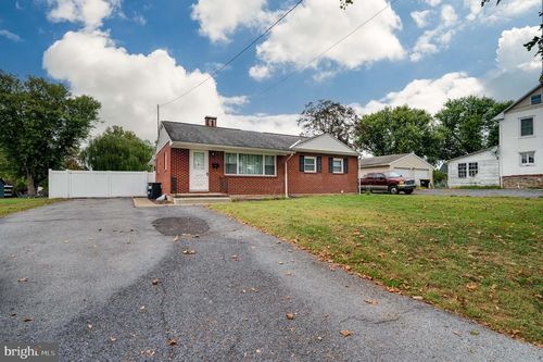 1184 Main St, SHOEMAKERSVILLE, PA, 19555-1728 | Card Image