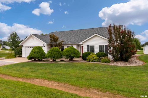 5 Holly St, Dahlgren, IL, 62828-4396 | Card Image