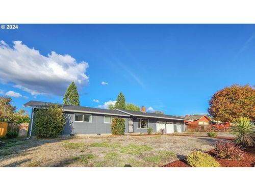 3122 W Chateau Ave, Roseburg, OR, 97471 | Card Image