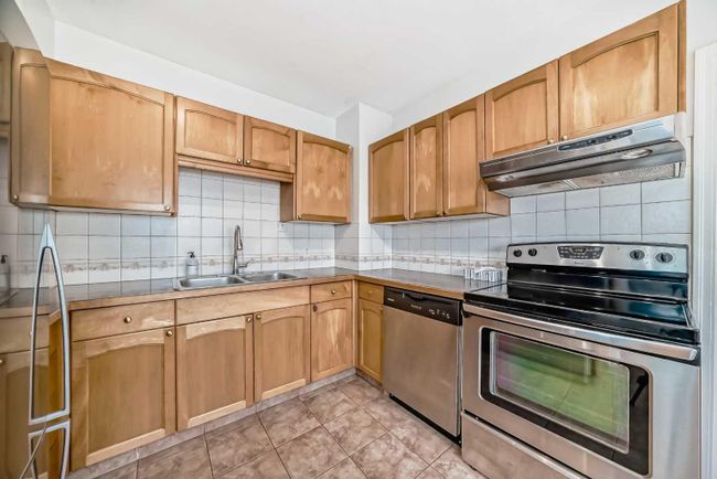 2506 21 Street Sw, Home with 3 bedrooms, 2 bathrooms and 3 parking in Calgary AB | Image 13