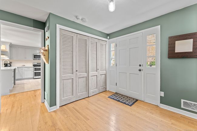 28 Hilltop Dr, House other with 4 bedrooms, 3 bathrooms and 6 parking in Trumbull CT | Image 6