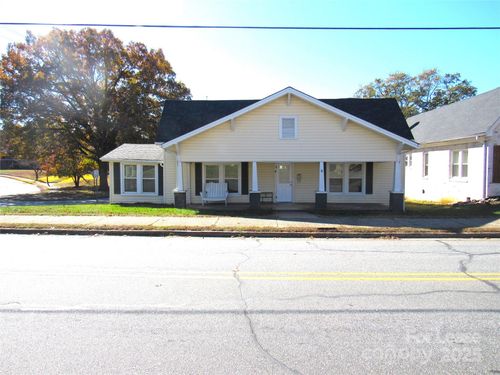 220 Arlington St, Forest City, NC, 28043-3702 | Card Image