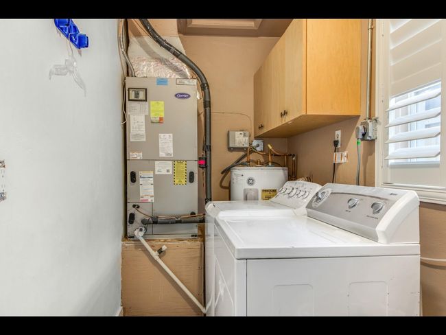 1435 Ne 39 Th St, House other with 2 bedrooms, 1 bathrooms and null parking in Oakland Park FL | Image 8