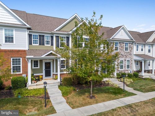 726 Sun Valley Ct, CHESTER SPRINGS, PA, 19425-2915 | Card Image