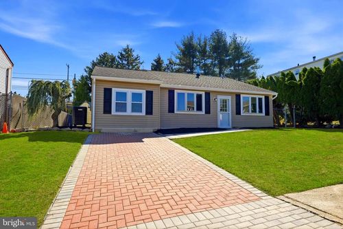 4421 Roselyn Ln, Bensalem, PA, 19020-2935 | Card Image