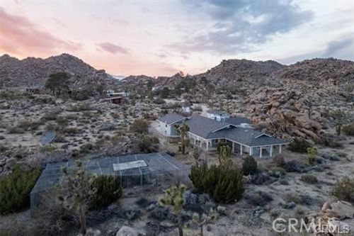 64075 Rincon Rd, Joshua Tree, CA, 92252-3273 | Card Image
