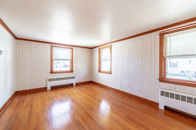 46 Suffield St, House other with 3 bedrooms, 2 bathrooms and 4 parking in Windsor Locks CT | Image 11