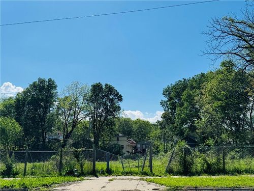 2810 Cleveland Ave, Kansas City, MO, 64128-1250 | Card Image