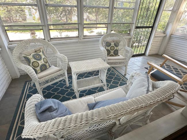 Front porch | Image 34