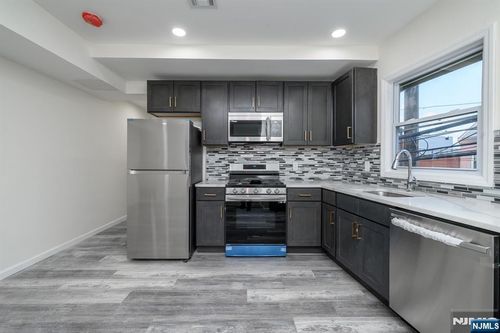 apt-3-287 Orange St, Newark, NJ, 07103-3262 | Card Image