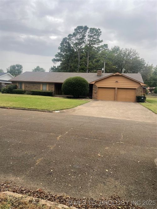 715 S Michigan Ave, Cushing, OK, 74023-4635 | Card Image