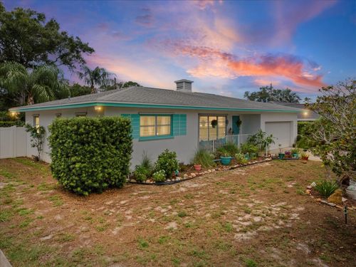 1006 Dumont Dr, Dunedin, FL, 34698-6051 | Card Image