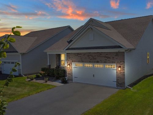 769 W Fairway Dr, Addison, IL, 60101-2339 | Card Image