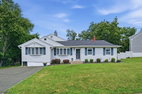 63 Stewart Ave, Little Falls, NJ, 07424-1843 | Card Image