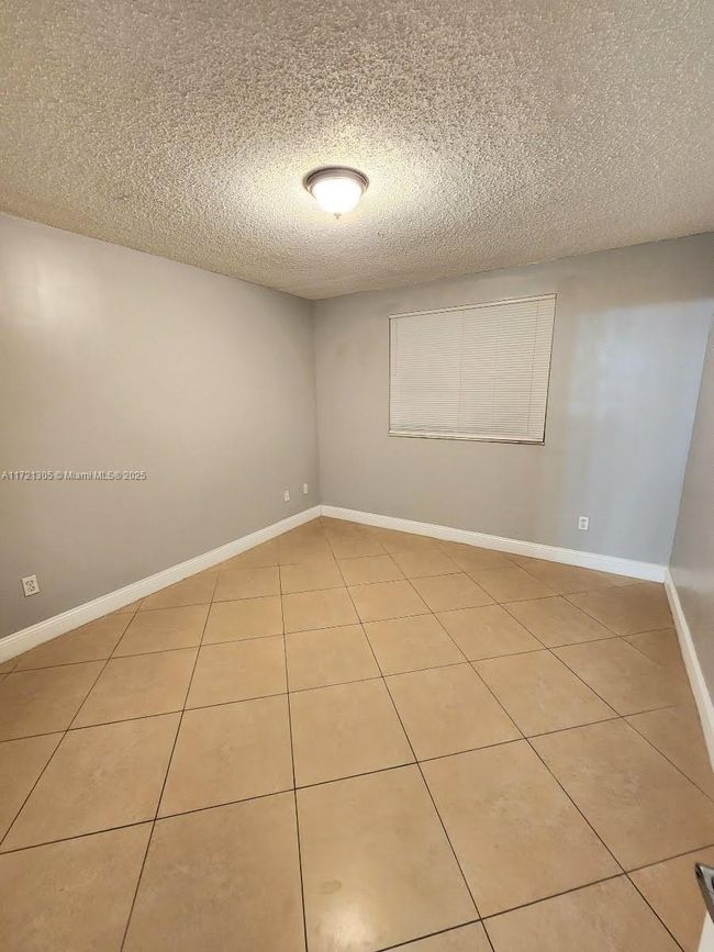 APT-129 - 2600 S University Dr, Condo with 3 bedrooms, 2 bathrooms and null parking in Davie FL | Image 9