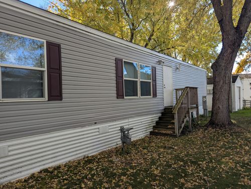 46 Lee St, Forest Lake, MN, 55025-2658 | Card Image