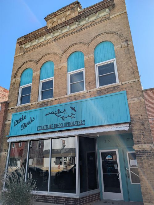 215 N Elm St, Cresco, IA, 52136-1521 | Card Image