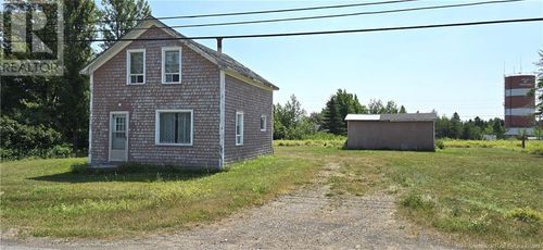 620 Rue De L'Eglise, Tracadie-Sheila, NB, E1X1B1 | Card Image