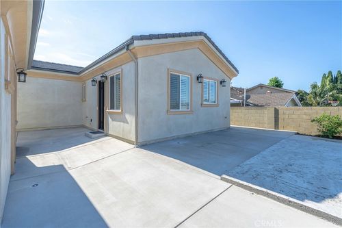 a-10920 Slater Ave, Fountain Valley, CA, 92708-3935 | Card Image