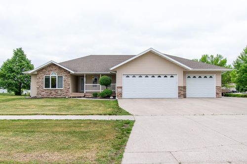 1172 Morningside Ct, Casselton, ND, 58012-3711 | Card Image