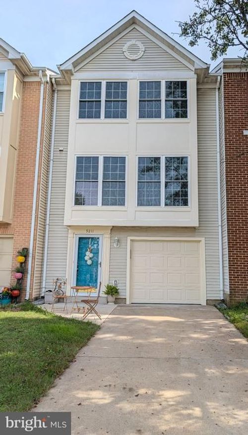9211 Andrew Dr, MANASSAS PARK, VA, 20111-2438 | Card Image