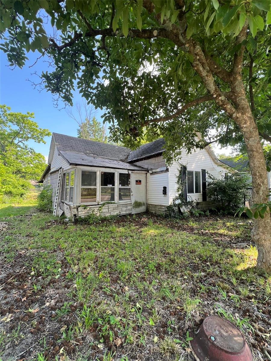 Rhoda St, Saint James, MO 65559