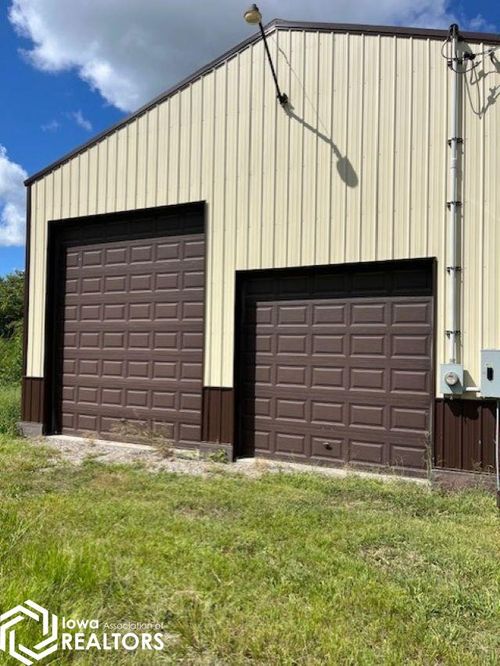 215 3rd E Street, Seymour, IA, 52590 | Card Image
