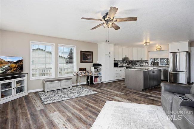 110 Toner Dr, Townhouse with 2 bedrooms, 2 bathrooms and 1 parking in Paul ID | Image 4