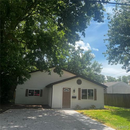 110 S 32nd St, Belleville, IL, 62226-6750 | Card Image