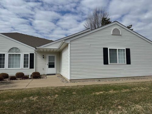 204 Carriage Dr, Tecumseh, MI, 49286-7727 | Card Image