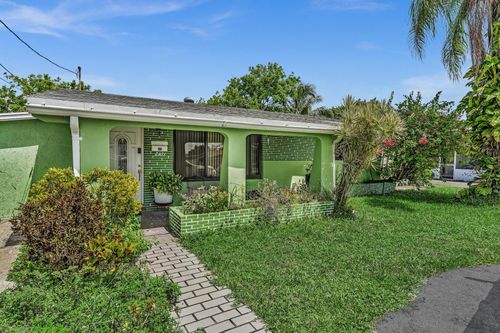 2131 Acapulco Dr, Miramar, FL, 33023-3601 | Card Image
