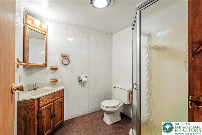 Full Bath with a Shower | Image 39