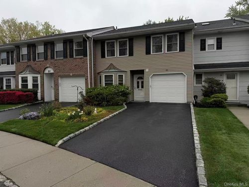 21 Manors Dr, Jericho, NY, 11753-1729 | Card Image