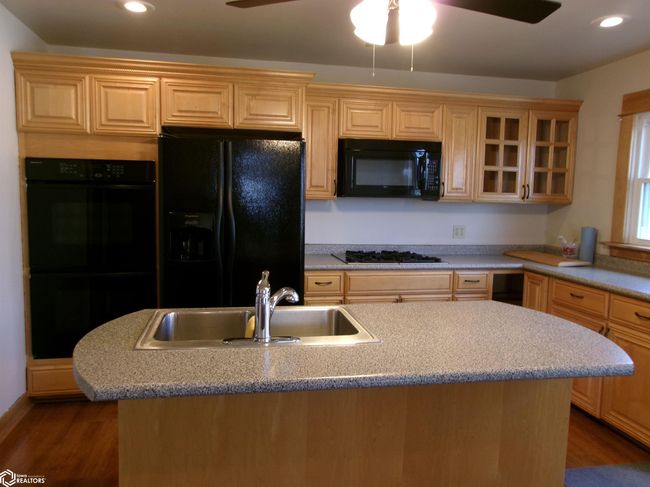 102 E 12 Th St, Home with 3 bedrooms, 2 bathrooms and 2 parking in Atlantic IA | Image 5