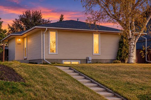 6020 18 Ave Ne, Calgary, AB, T1Y1P1 | Card Image