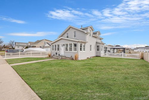 244 S Bayview Ave, Amityville, NY, 11701-3814 | Card Image