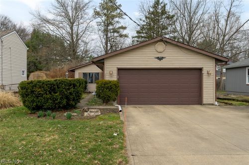 226 North Avenue, Ravenna, OH, 44266 | Card Image