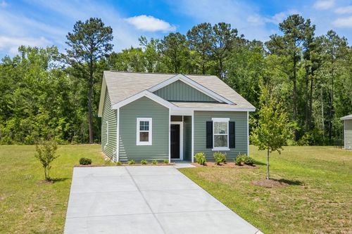 450 Castillo Dr, Loris, SC, 29569-6666 | Card Image