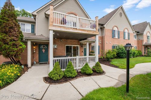 426 Marigold Cir, Westland, MI, 48185-9634 | Card Image
