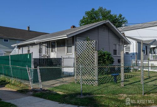 663 Carteret St, Elizabeth, NJ, 07202-2703 | Card Image